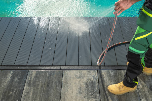 Best Pressure Washing Contractors  in Dewitt, IA