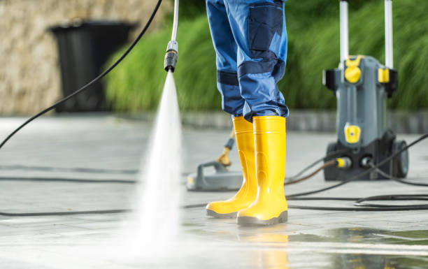 Best Concrete Pressure Washing  in Dewitt, IA